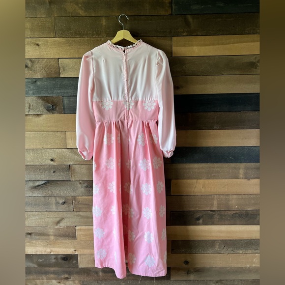 Vintage 60s Pink Daisy Mod Maxi Dress | Cottagecore Prairie Gown - Picture 9 of 13
